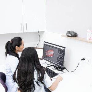 Kodėl tiksli diagnostika yra svarbiausia ir kaip tai atliekama Kauno implantologijos klinikoje Odontologinis diagnostinis tyrimas naudojant 3D kompiuterinę tomografiją implantologijos klinikoje