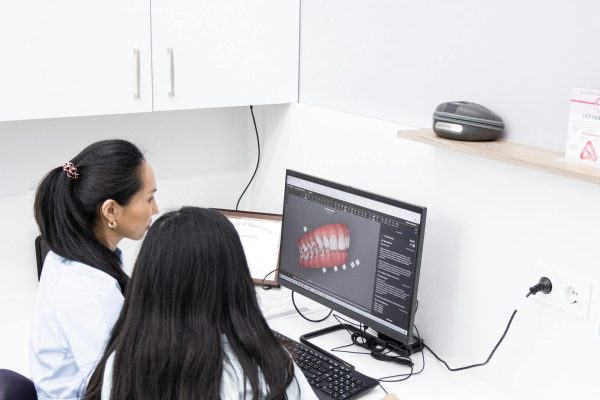 Odontologinis diagnostinis tyrimas naudojant 3D kompiuterinę tomografiją implantologijos klinikoje